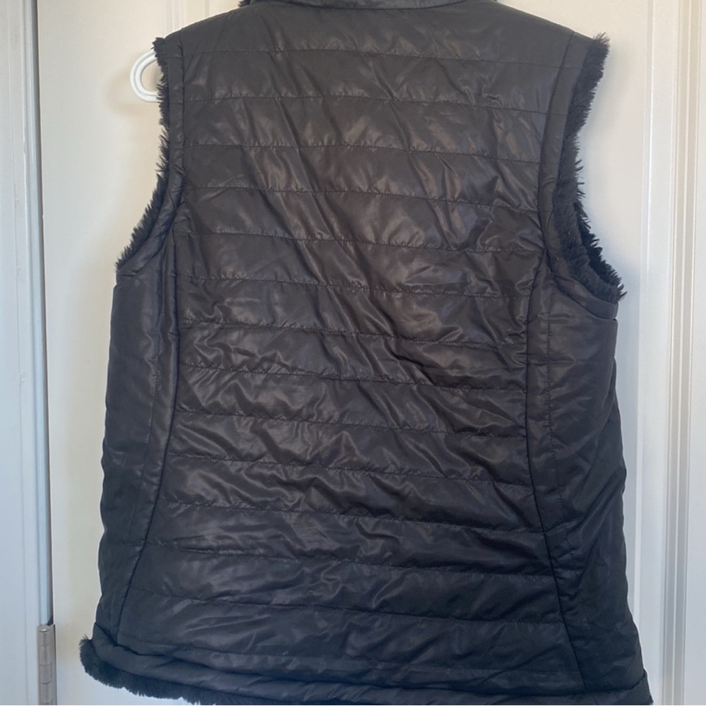 Black vest with plush interior - Picture 2 of 2
